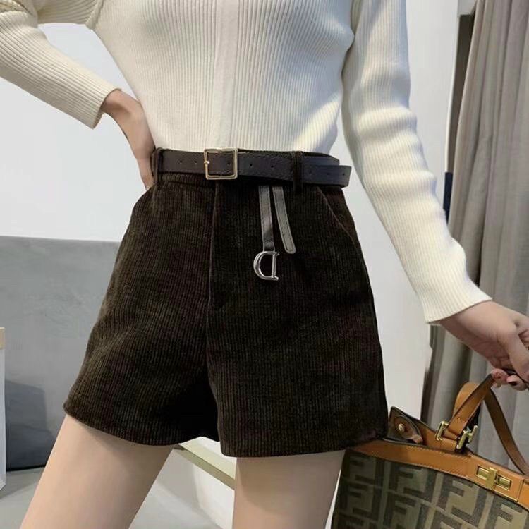 Quần short nhung tăm , kèm đai