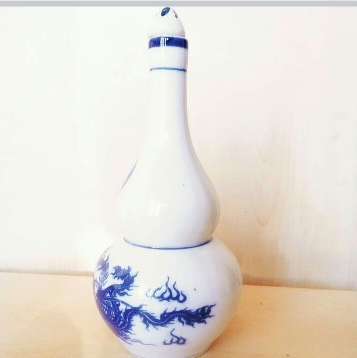 Hồ lô gốm sứ, thờ cúng.