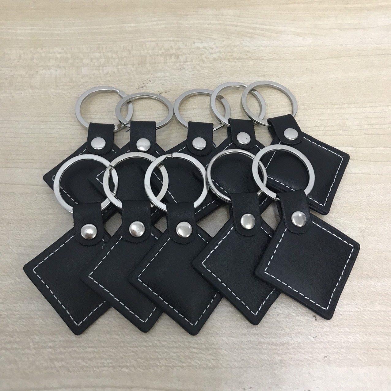 Thẻ Từ dạng móc khóa da  RFID Tần Số 125Khz ( Proximity)