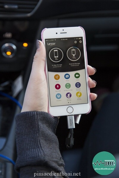 USB 64GB Lexar JumpDrive C20i cho iPhone, iPad kiêm cáp Lightning