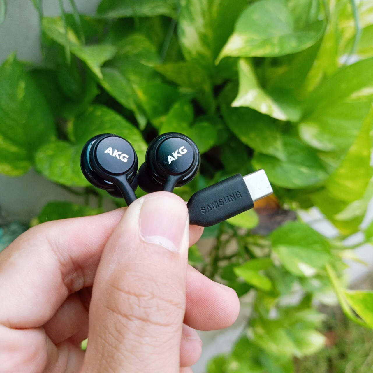 Tai nghe nhét tai AKg chân type C siêu xịn