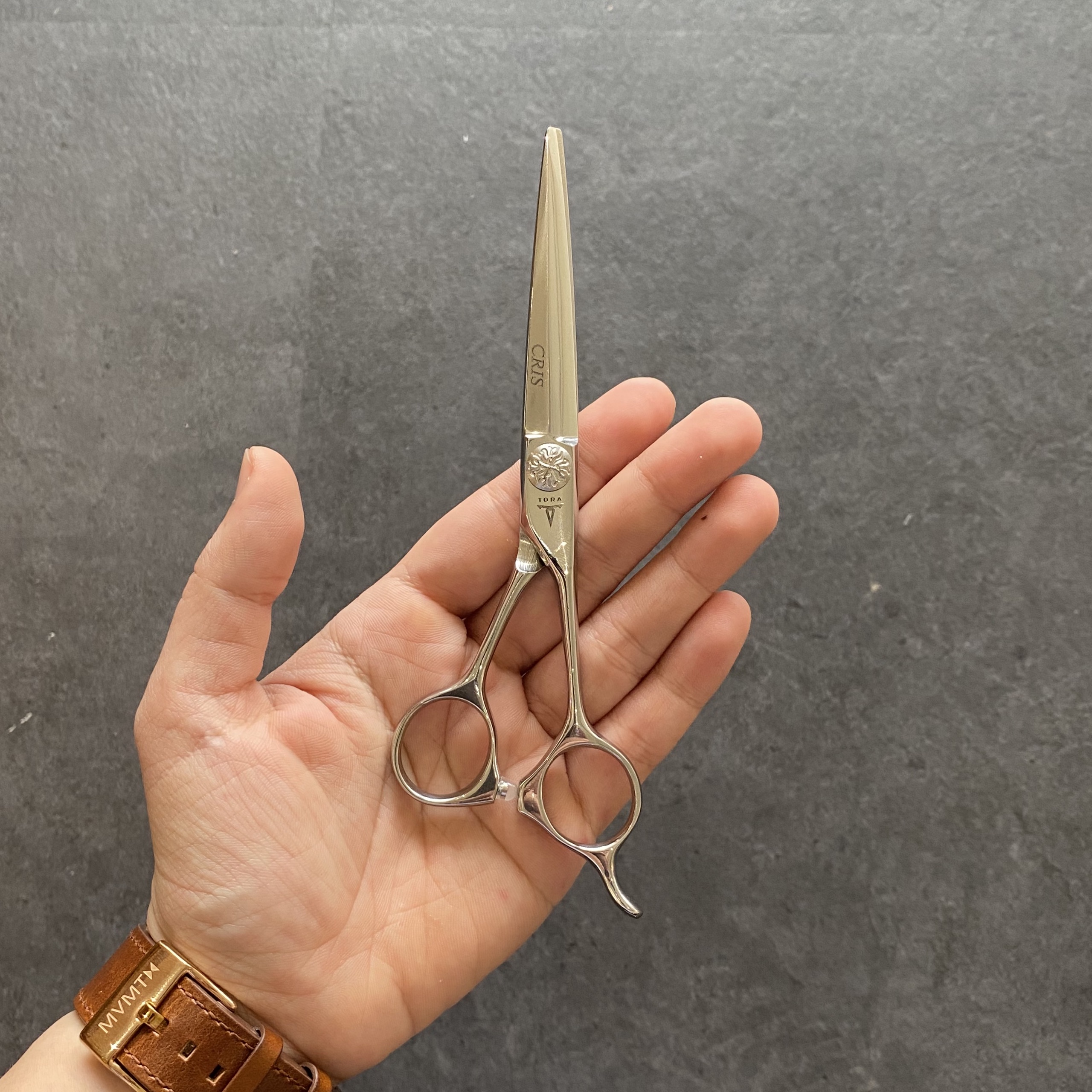 Kéo cắt tóc TORA CR-60