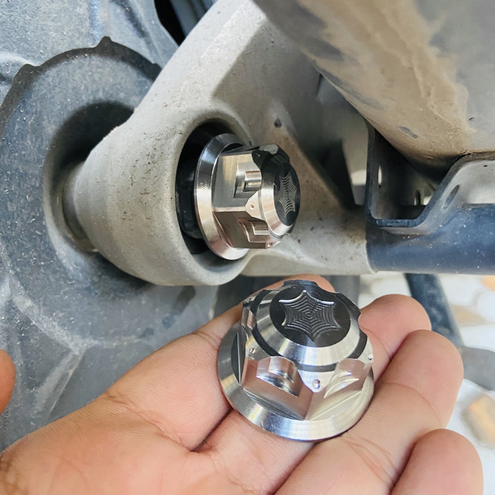 [Tán ốc kiểu] Tán gắp sau xe máy, tán cốt đùm sau xe VARIO INOX 304 sáng bóng trang tri xe thể hiện điểm nhấn (giá 1 con)