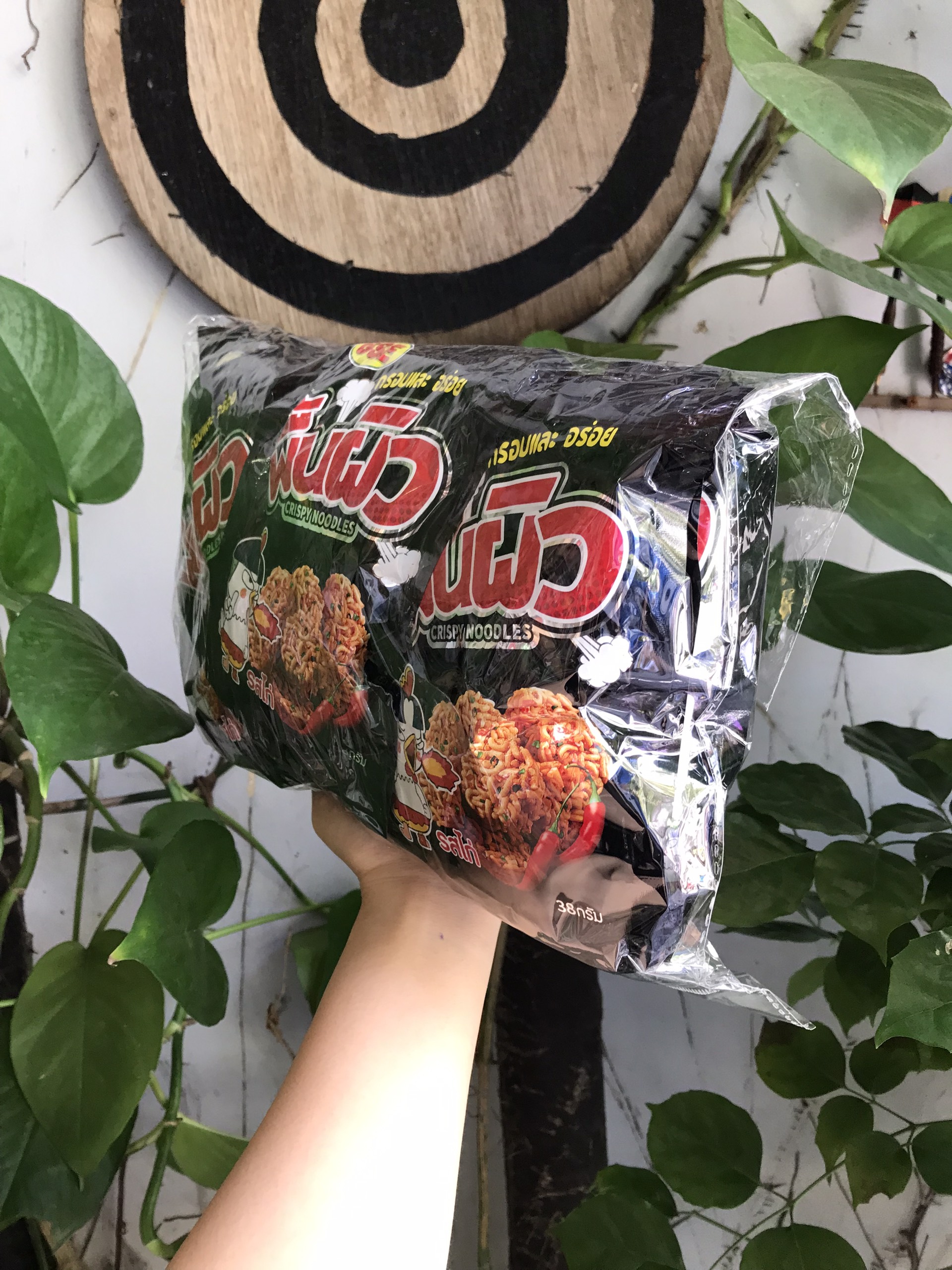 Snack Mì Viên Vị Gà Cay Thái Lan Crispy Noodles (Lốc 12 gói)