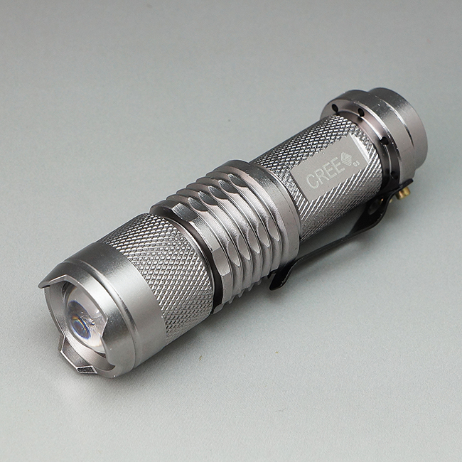 Đèn pin mini Cree Q5 ( đã có pin và sạc )