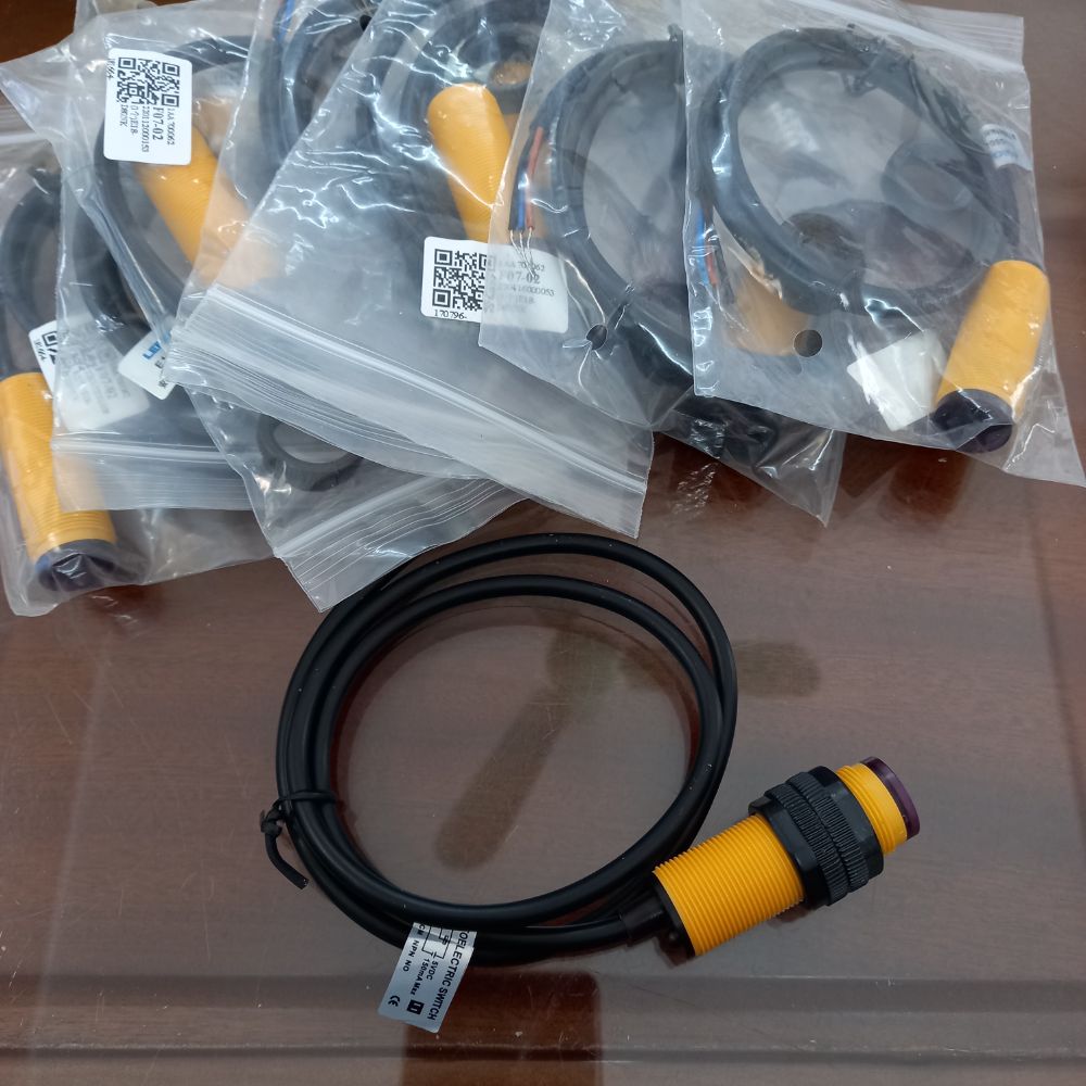 Cảm biến hồng ngoại quang điện E18-D80NK (Hàng cao cấp)
