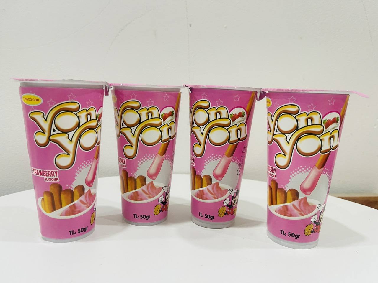 1 Hộp Bánh Que Chấm Socola Yon Yon / Bánh que chấm kem Yon Yon