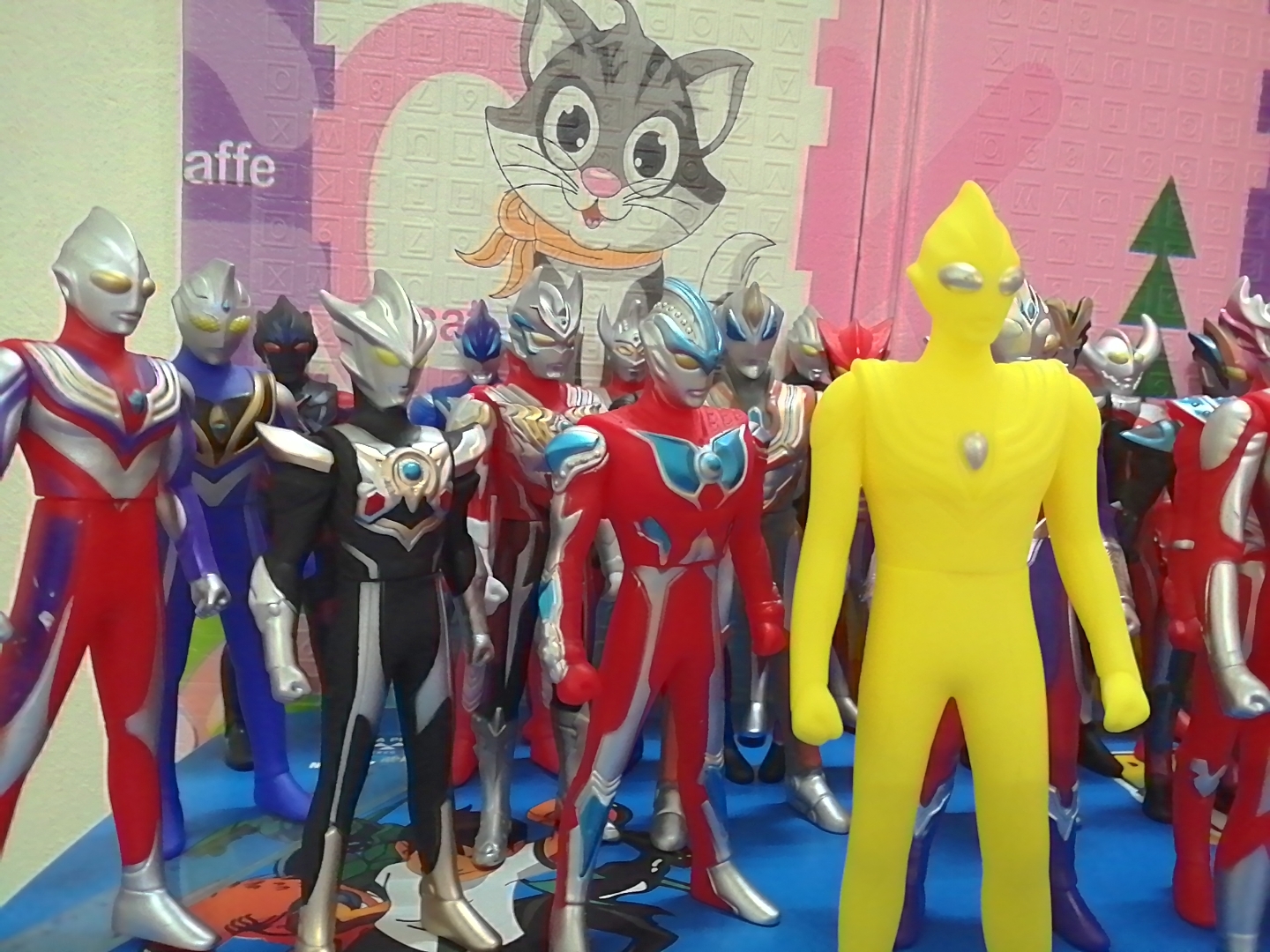 Mô hình Ultraman cao 23 cm ( phần 1 ) Siêu nhân điện quang