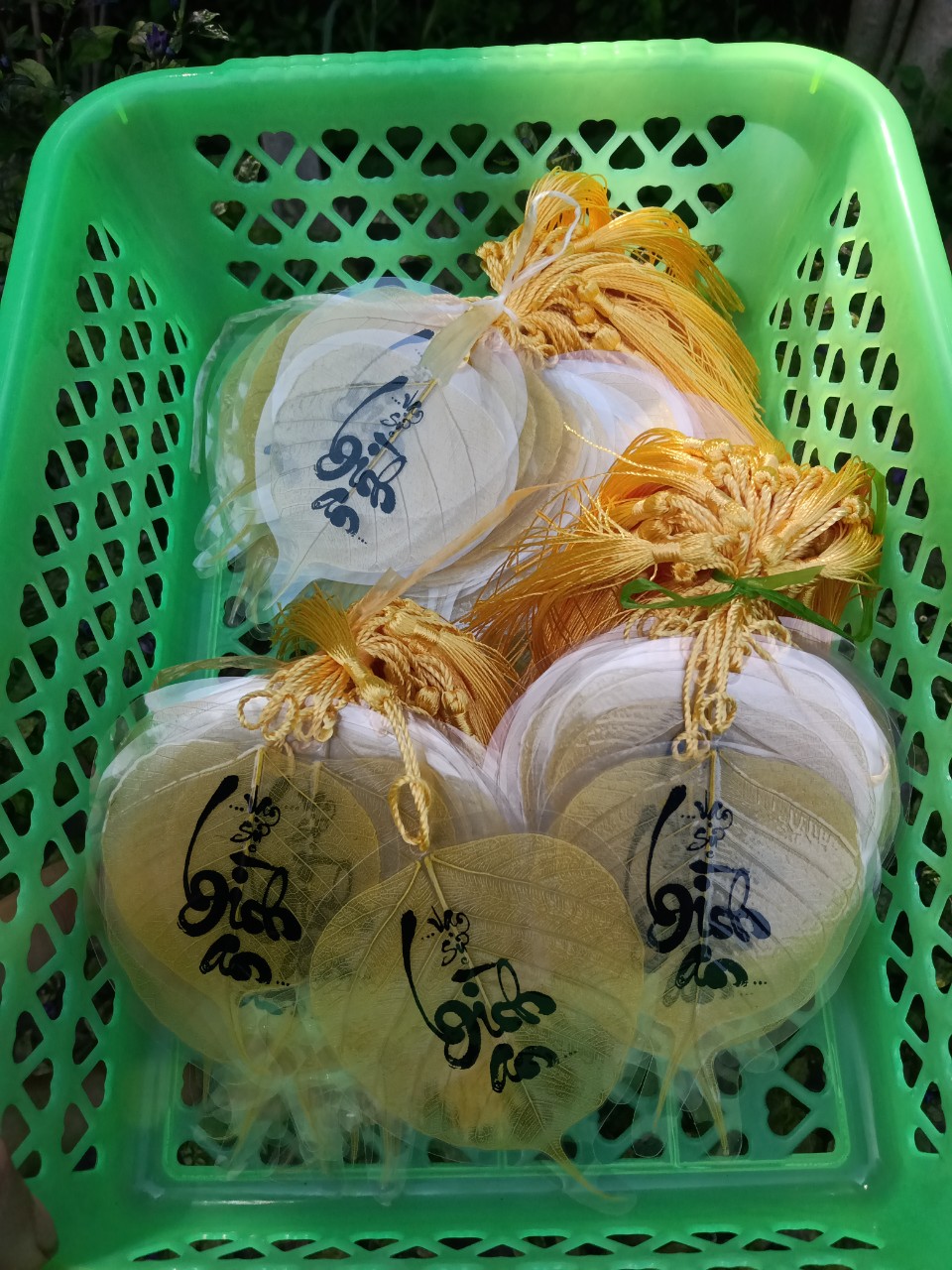Lá bồ đề chữ vạn sự bình an