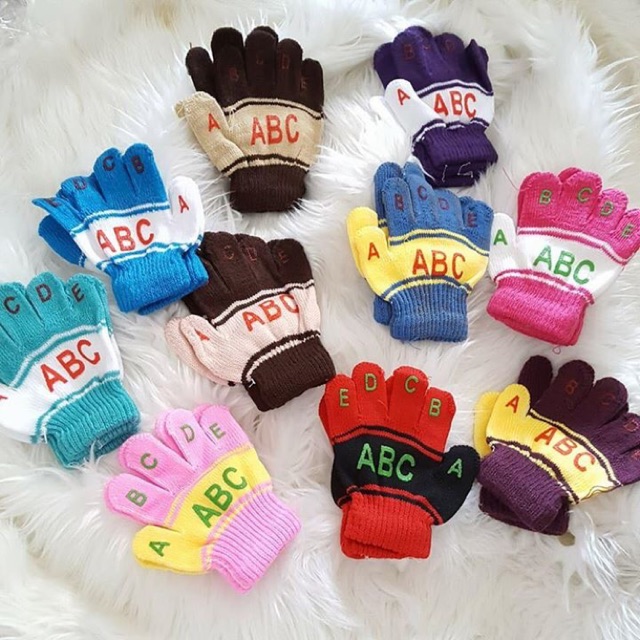 Bao tay len trẻ em ABC