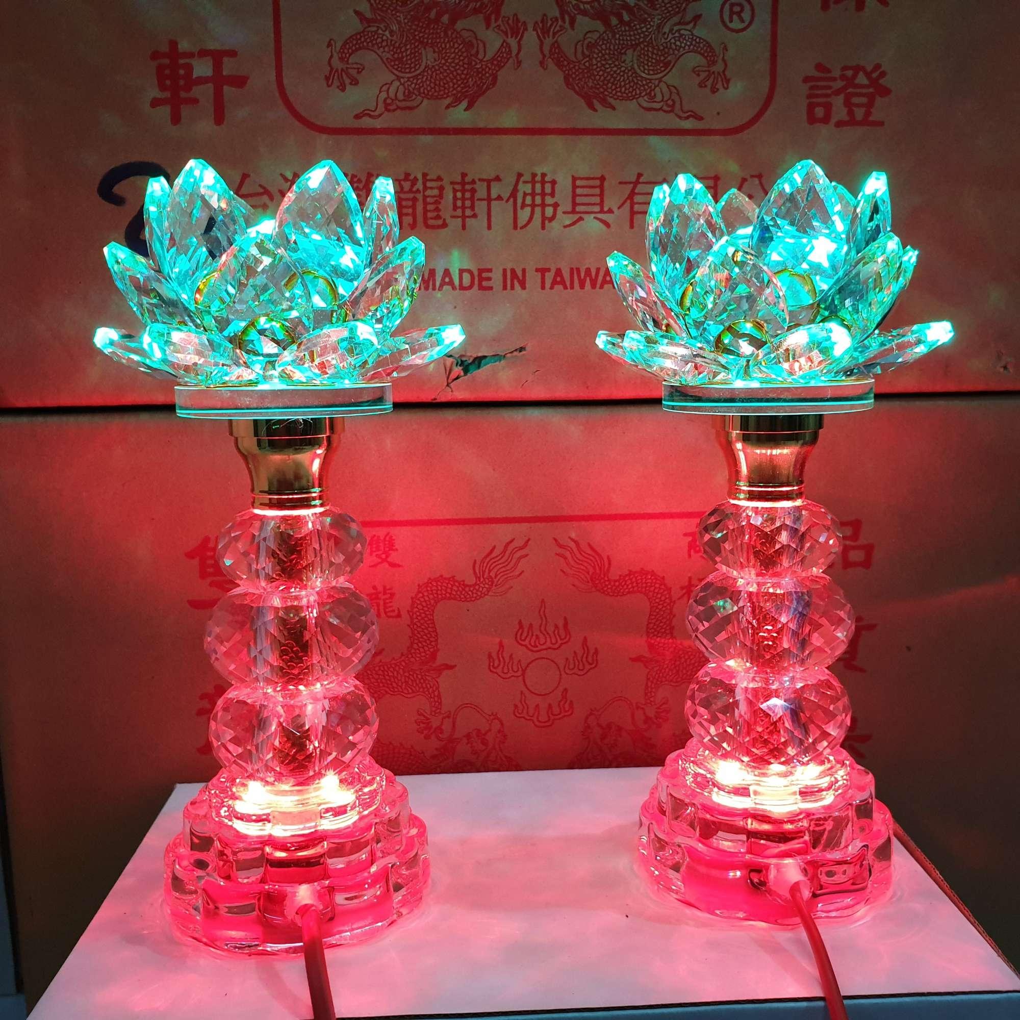Cặp đèn thờ đá pha lê cao cấp tự động đổi màu cao 22 cm