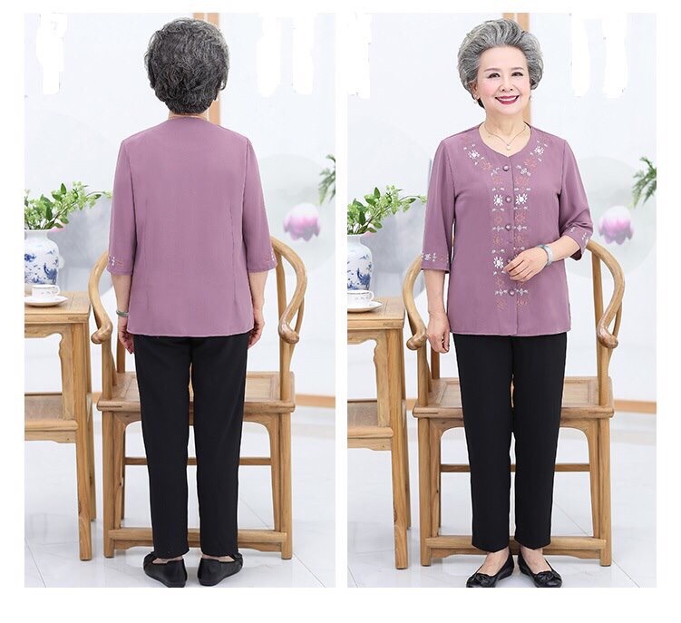 Bộ quần áo cho người già