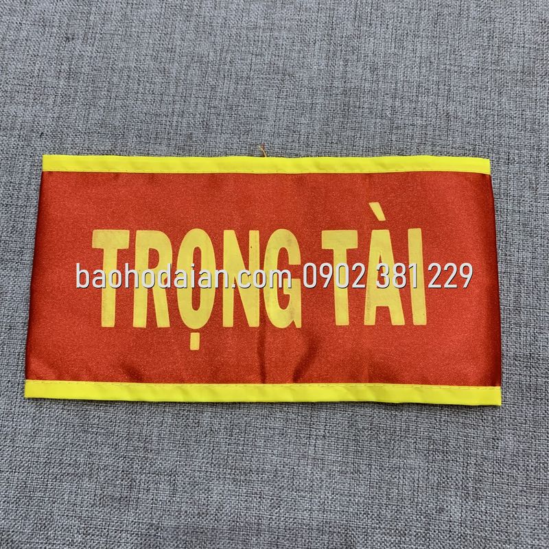 Băng rôn khẩu hiệu đeo cánh tay