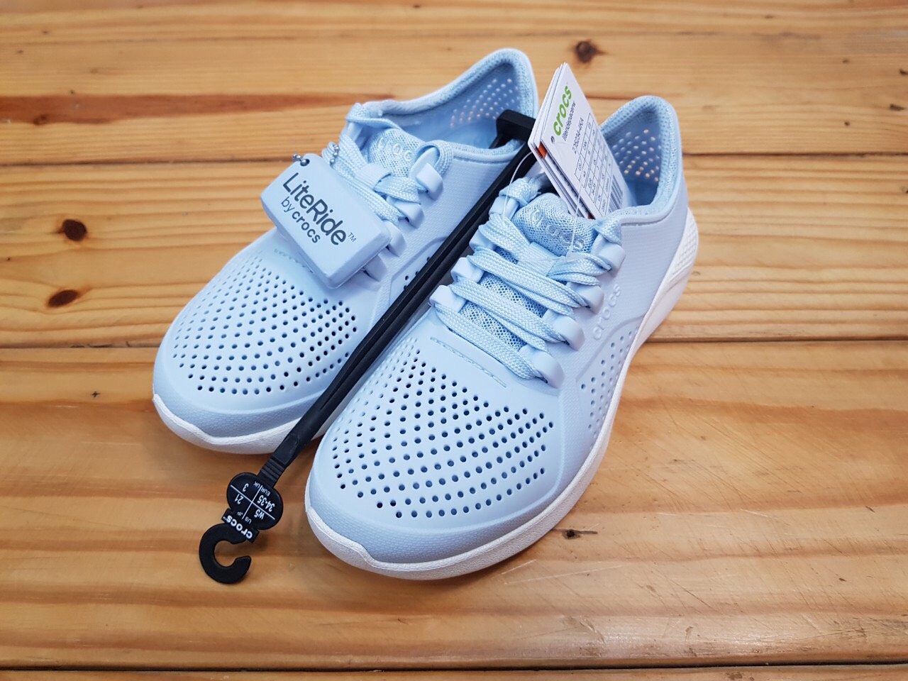 GIÀY CROCS-LITERIDE BUỘC DÂY CHO NỮ