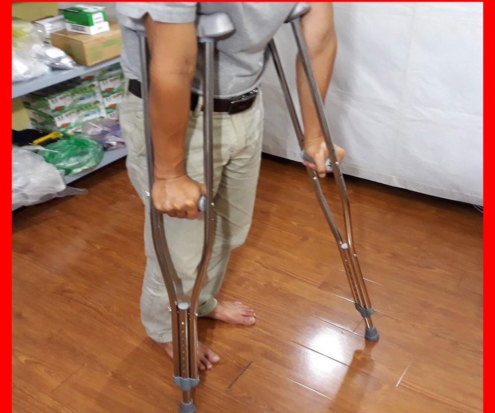 nạng chống nách bằng inox