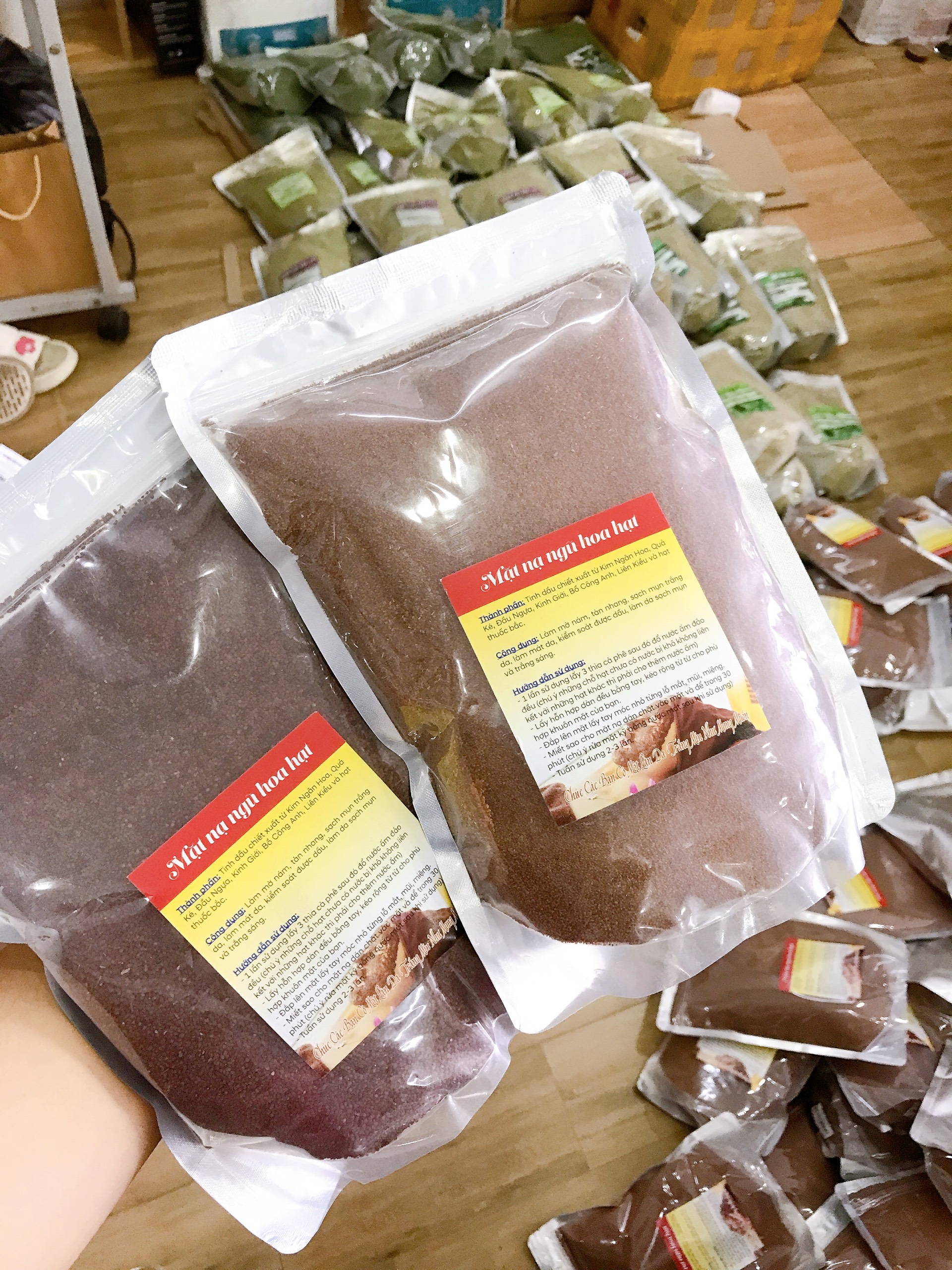 (1KG) MẶT NẠ NGŨ HOA HẠT HÚT NHỜN, TRỊ MỤN