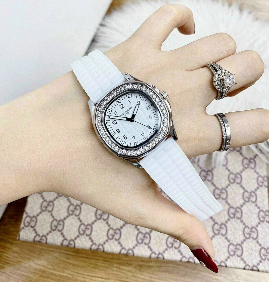 [Hot] Đồng Hồ Nữ Patek Philippe Aquanaut Diamond - Case 35mm