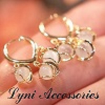 Bông tai đính đá Opal tinh tế