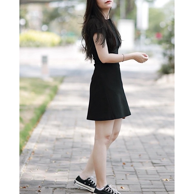 Đầm thun đen 2 nút Ruchan