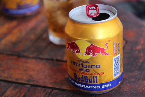 Lốc 6 lon Nước Tăng Lực Red Bull Bò Húc Thái Lan 250ml