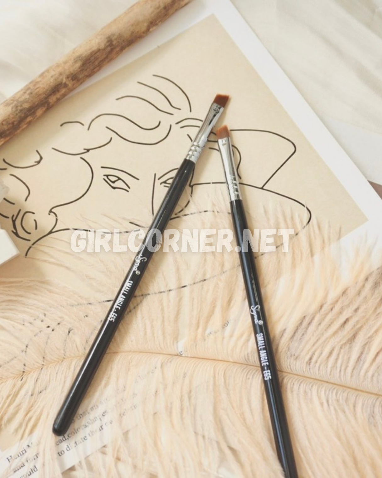 [HCM]Cọ Vẽ Eye Liner Sigma E65 Small Angle