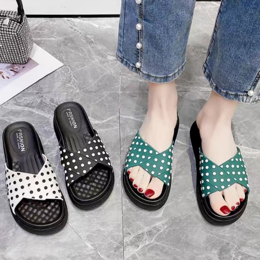 Sale xả kho dép quai chéo chấm bi