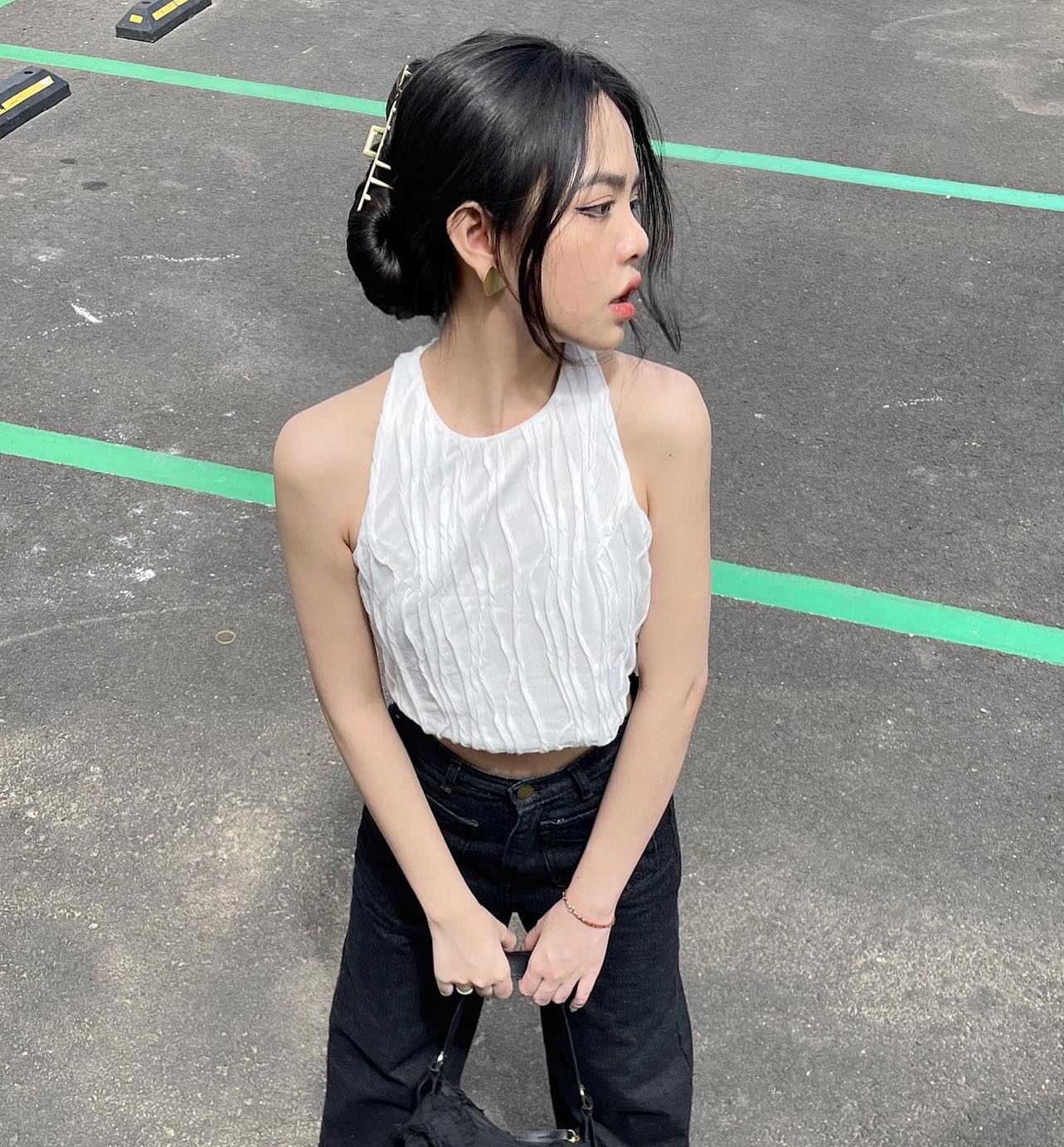 WHITELAZZ | Áo croptop ba lỗ màu trắng Kimi Top