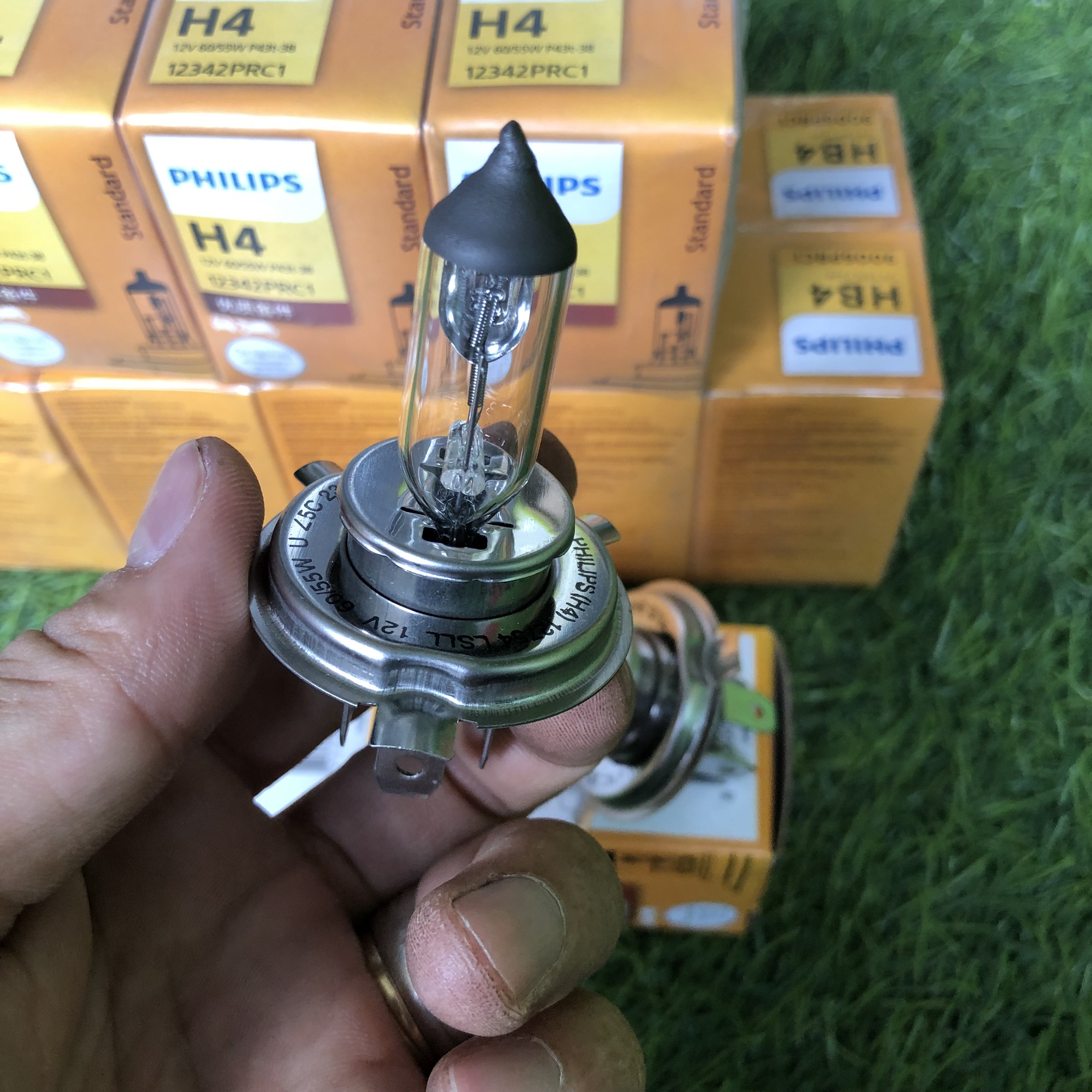 BÓNG ĐÈN PHA COS Ô TÔ CHÂN H4 12V
