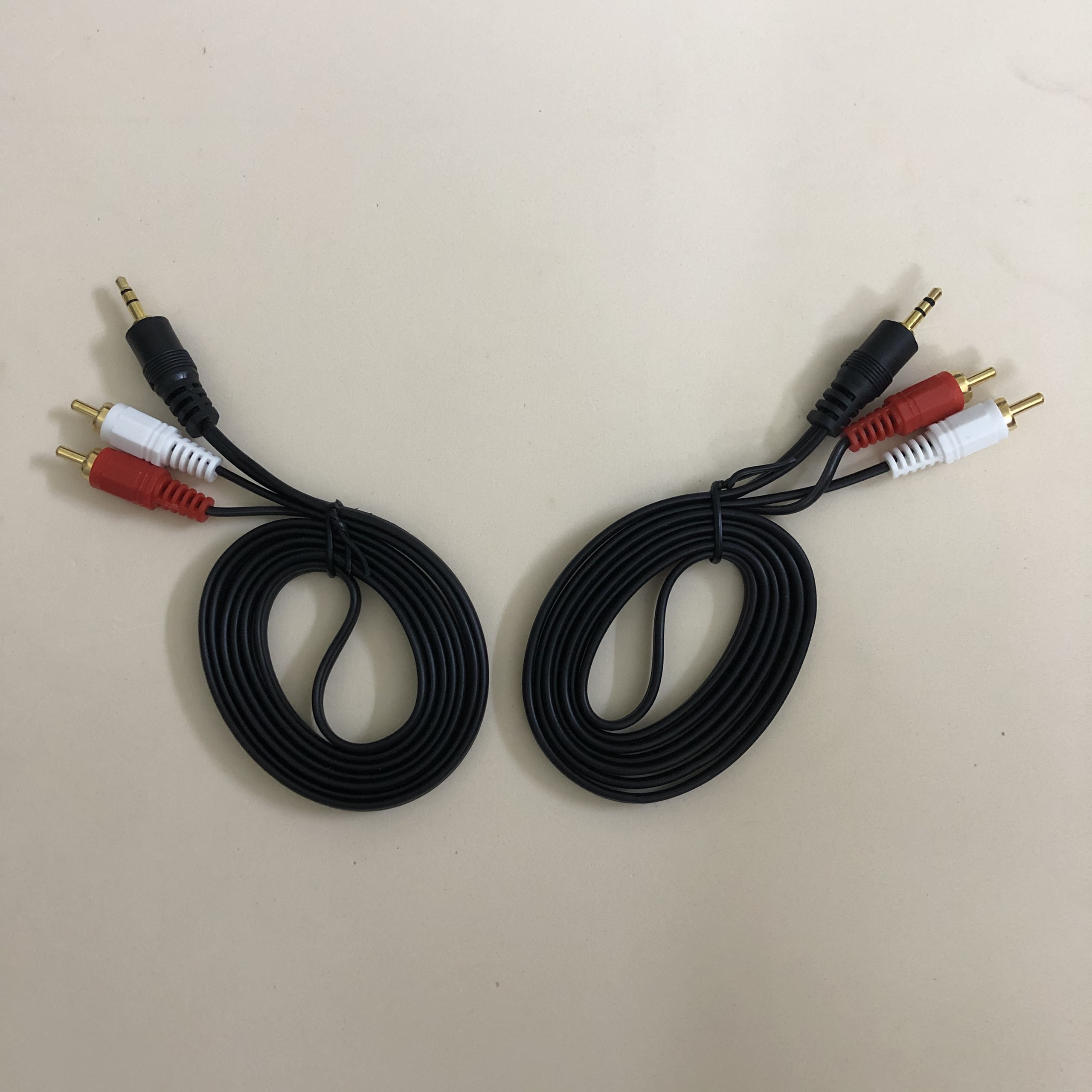 Bộ chuyển đầu 3.5 mm 1 ra 2 AV