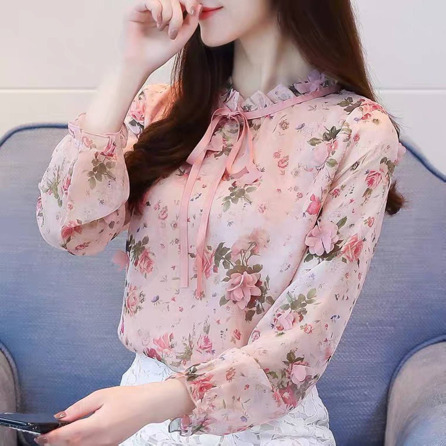 Áo voan hoa nổi cổ nơ tay bo