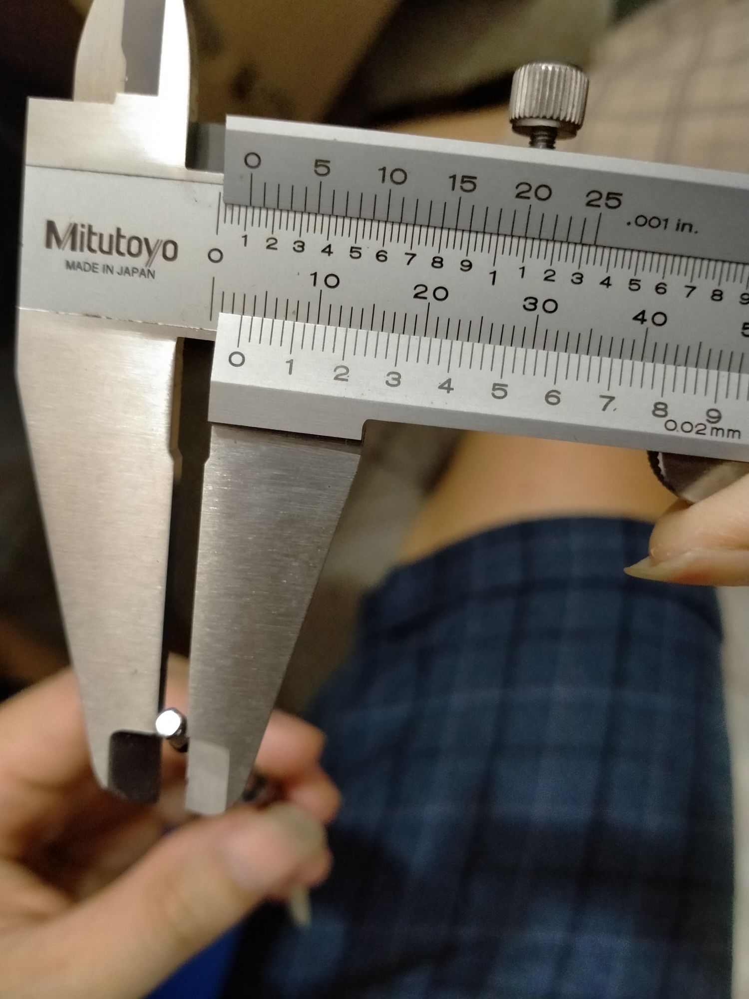 Lục tay cầm 4mm asaki