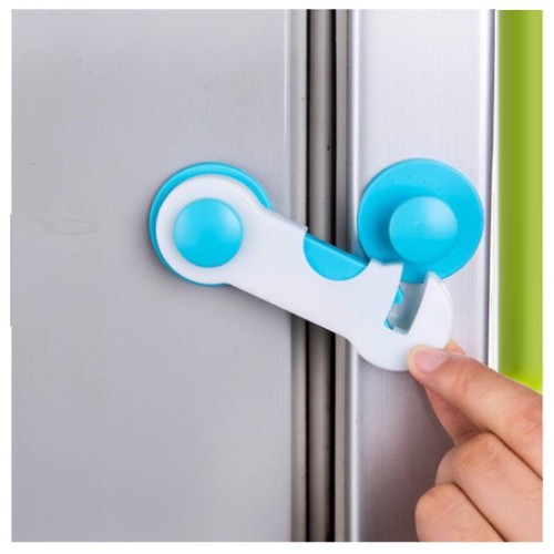Vỉ gồm 2 chiếc khóa chặn cửa tủ lạnh  mẫu mới