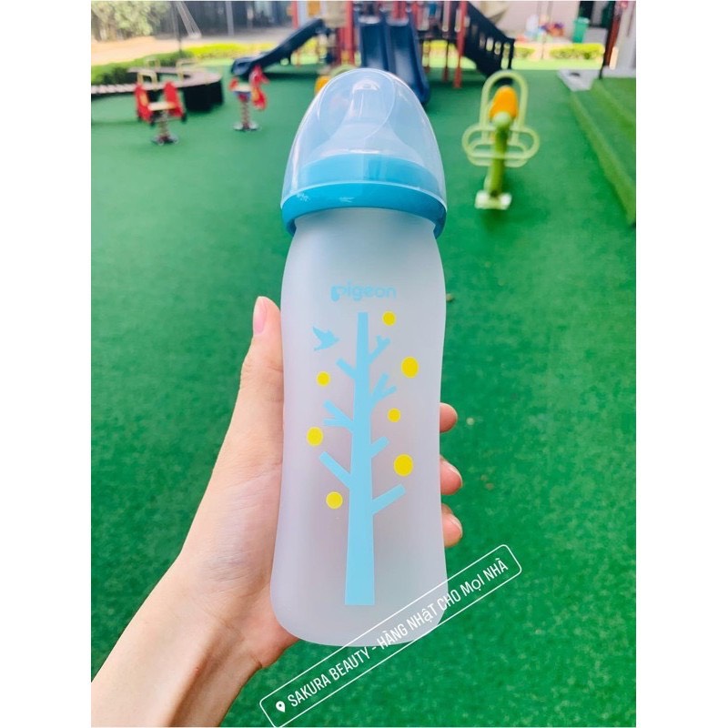 Bình sữa thuỷ tinh bọc silicon 160-240ml Nhật Bản