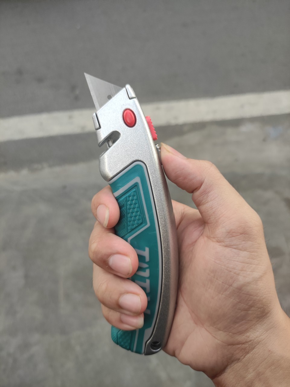Dao Rọc Giấy Đa Năng Tht5126128 Total