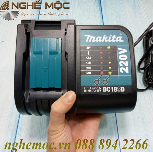 Sạc 18V Makita DC18SD