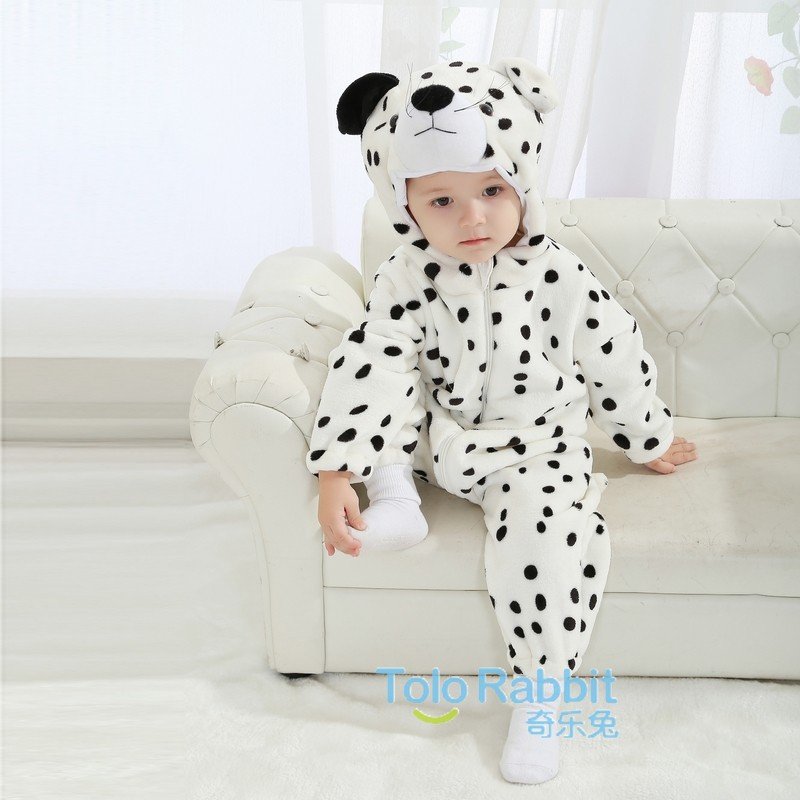Bộ liền thân bằng lông hình chó đốm cho bé