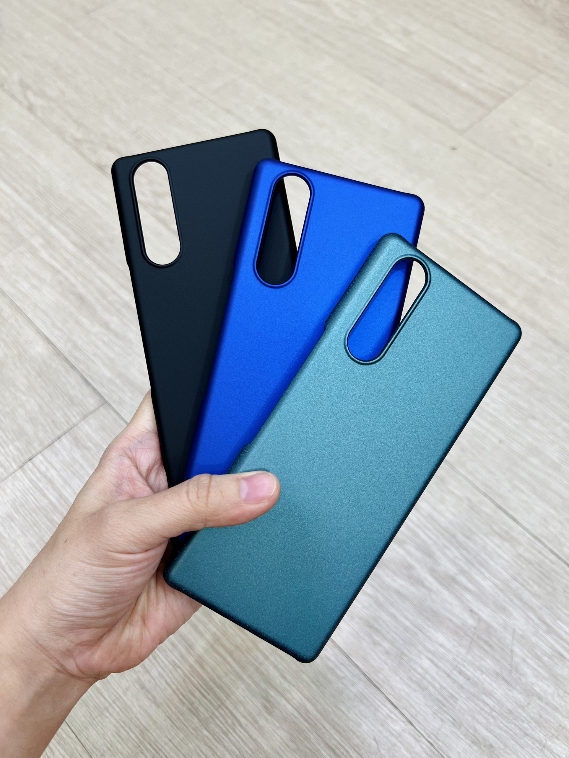 Ốp lưng nhựa phủ nhung sony xperia xz1 - xz2 - xz3 - xz2 premium - xperia 1 - xperia 1 mark ii - xperia 5 - xperia 5 ii - xperia 10 ii