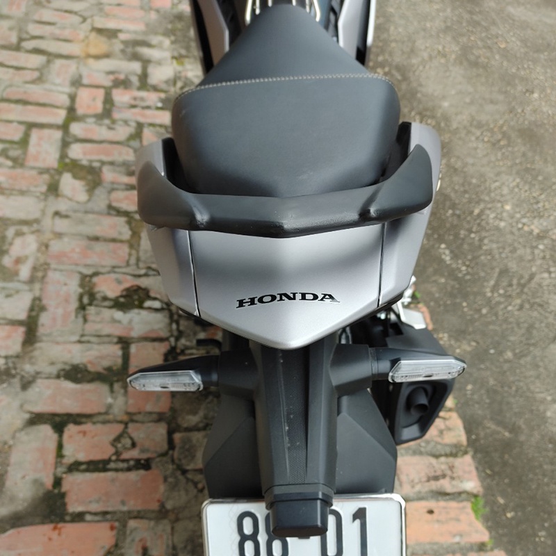 Tay dắt yên sau cho winner x v3
