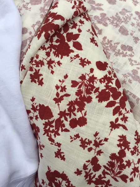 Vải Linen tưng gân hoa chùm đỏ đô nền kem!