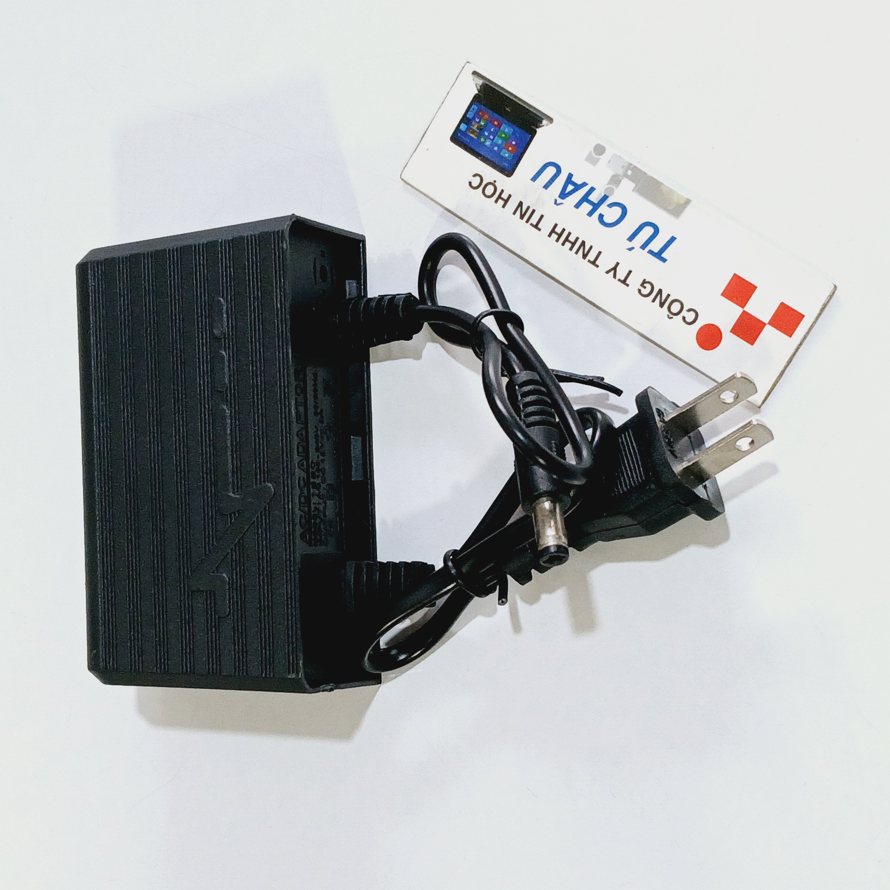 Adapter camera treo ngoài trời dc 12v - 2a / đầu cắm 5.5mm x 2.1mm
