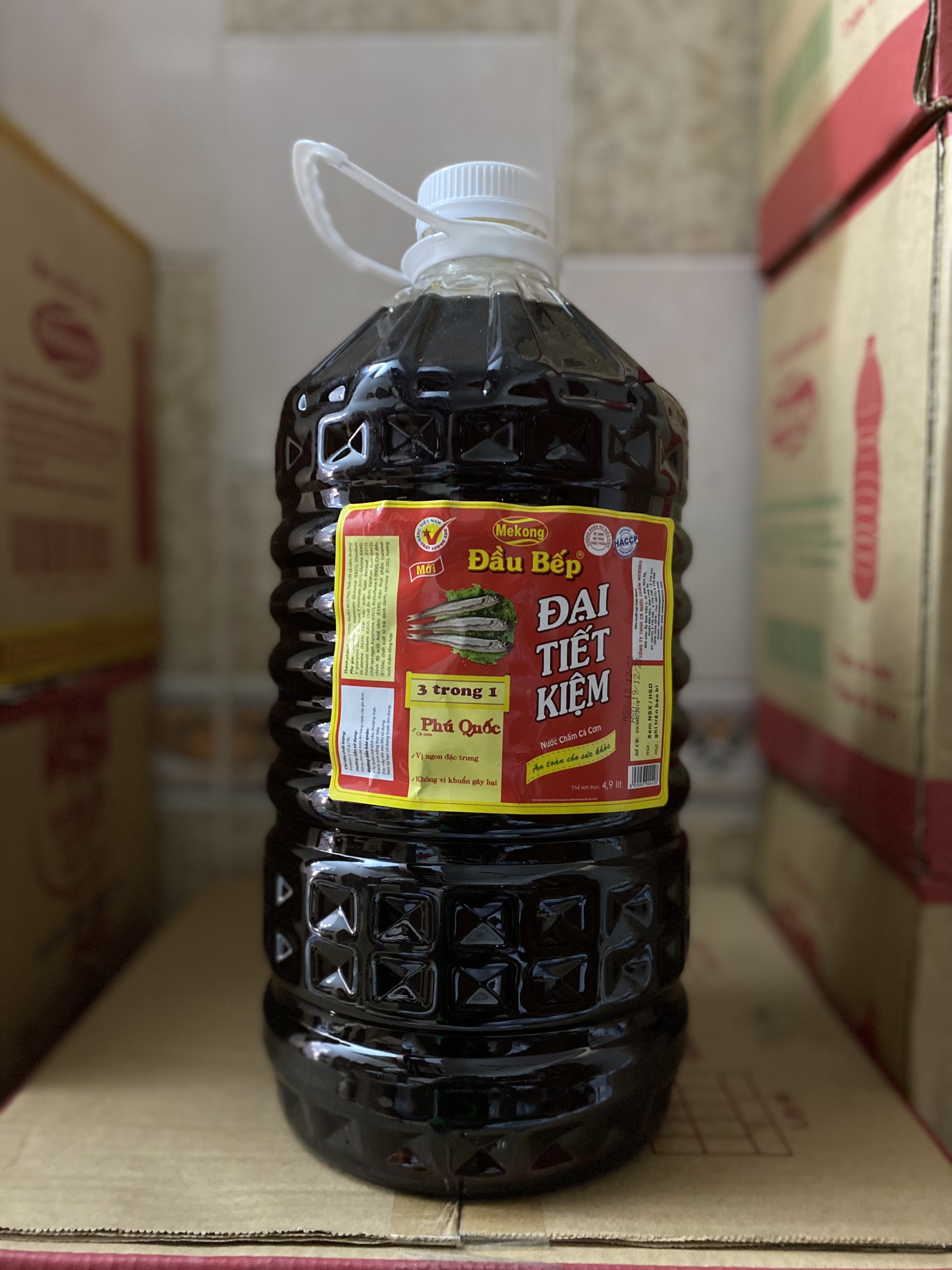 Nước mắm cá cơm Mekong can 4.9 Lít