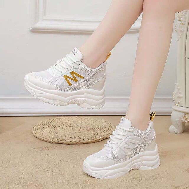 Giày độn đế xinh xắn