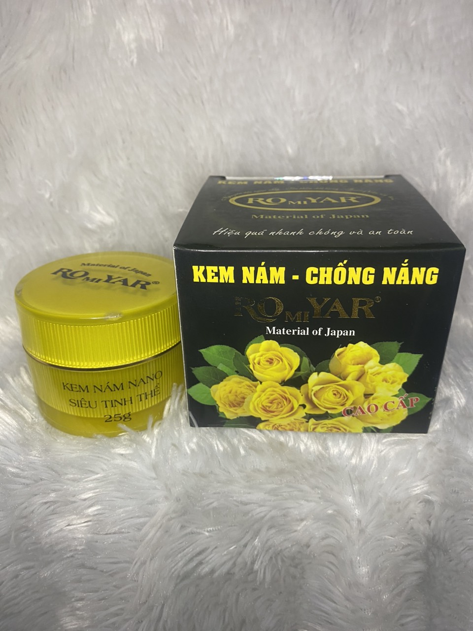 Kem Nám Vàng Chống Nắng 18g Romiyar (Mẫu Mới)