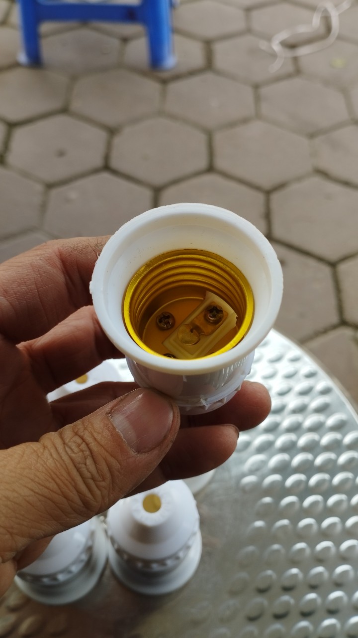 Đui đèn xoáy e27 chống vỡ nival