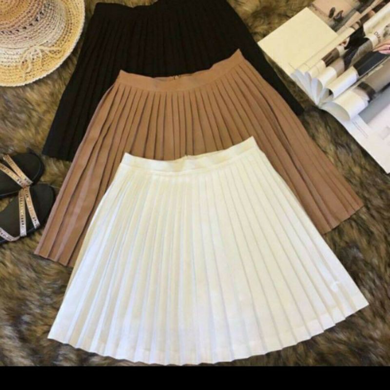 Chân váy dập ly xoè ngắn