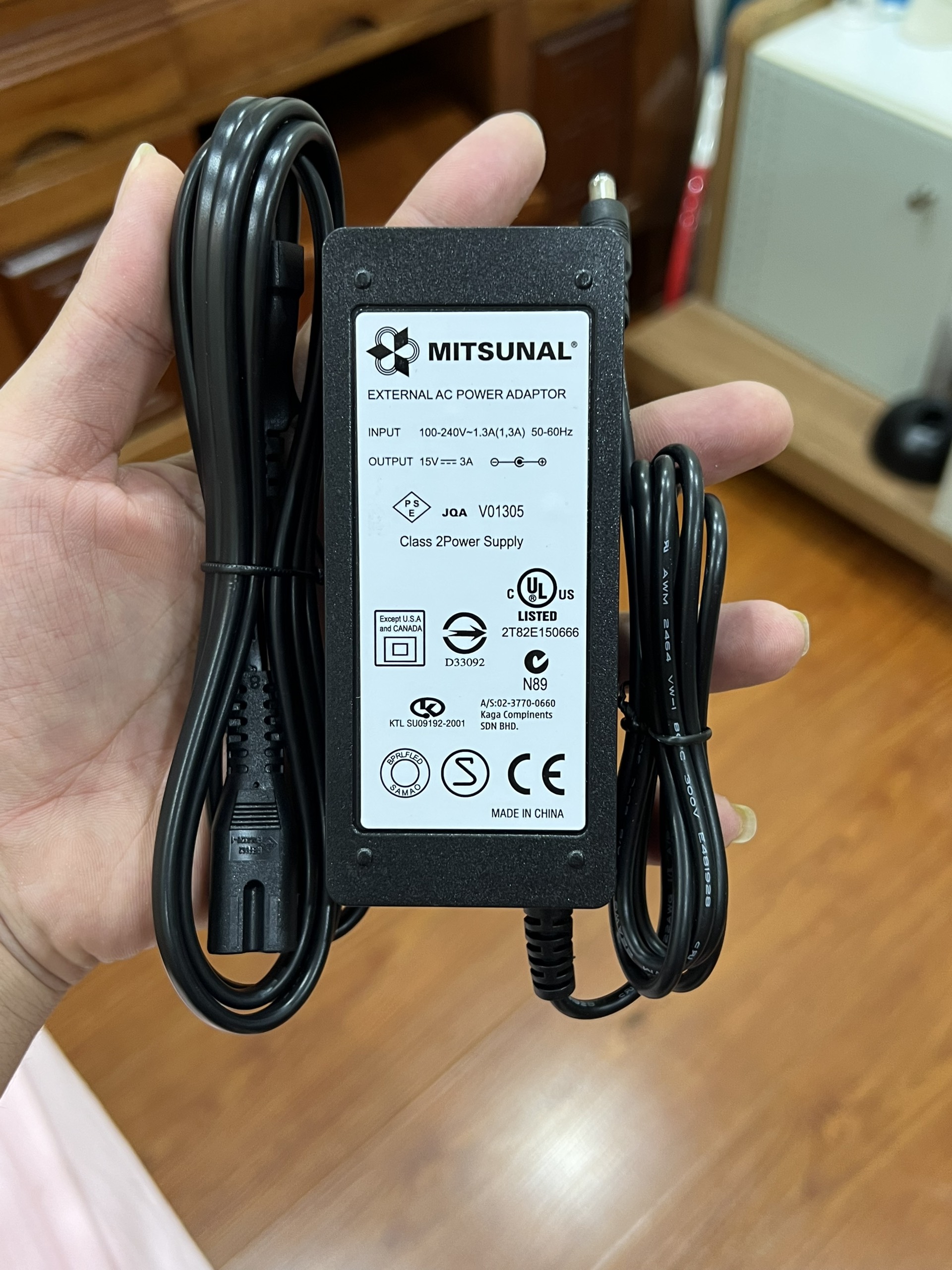 nguồn adaptor 15V 3A loại tốt