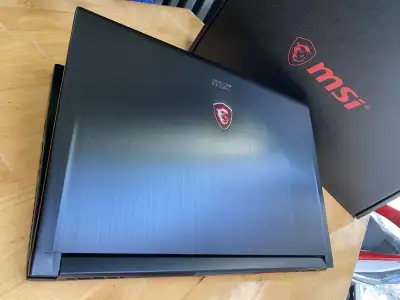 Laptop MSI GS73, i7 8750H, 16G, 256G + 1T, GTX 1060, 17.3in, Full HD, 120Hz