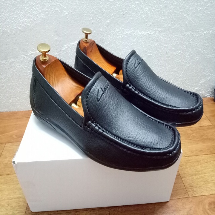 Giày lười nam màu đen và nâu vàng bò size từ 39 đến 43 đế khâu chắc chắn đóng hộp cẩn thận X86fashion-CLRK