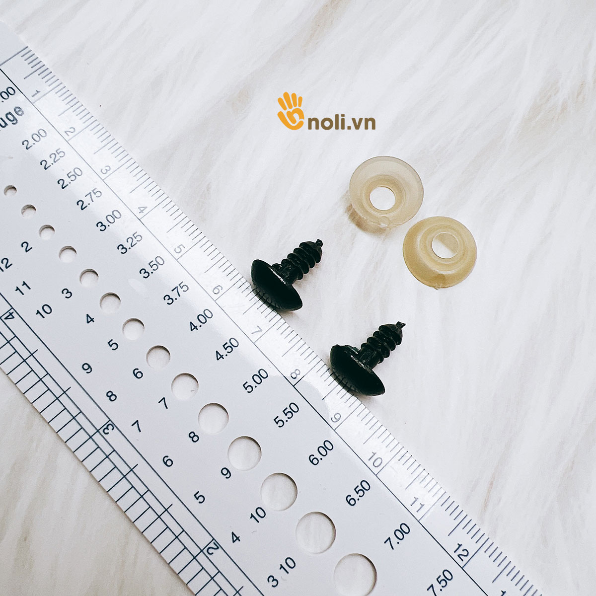 Oval eyes with safety latch (10 pairs including latch)