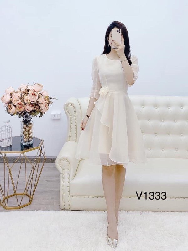 Đầm xòe vạt chéo kết bông eo xinh xắn
